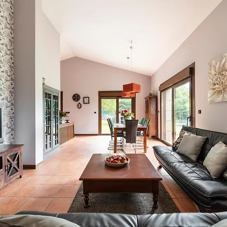 In Sleeps 10 With Pool Villa *